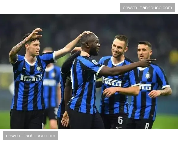 “蓝色火焰”重燃：回顾那不勒斯三月份的连胜复苏