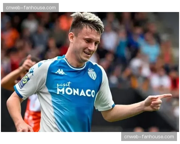 特写：老将戈洛温如何指挥摩纳哥年轻防线在区域与盯人之间协同